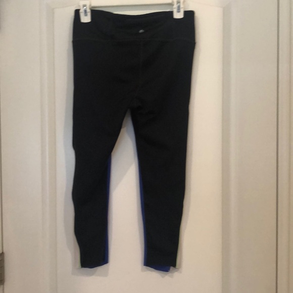 Workout capris - Picture 3 of 3